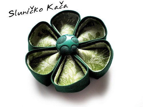 Kanzashi brož Zelená travička — foto 1
