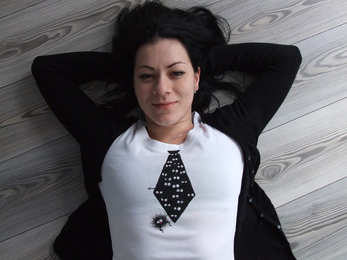 Dámské triko okatá kravata — foto 1