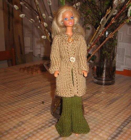 Béžový kabát pro Barbie — foto 1