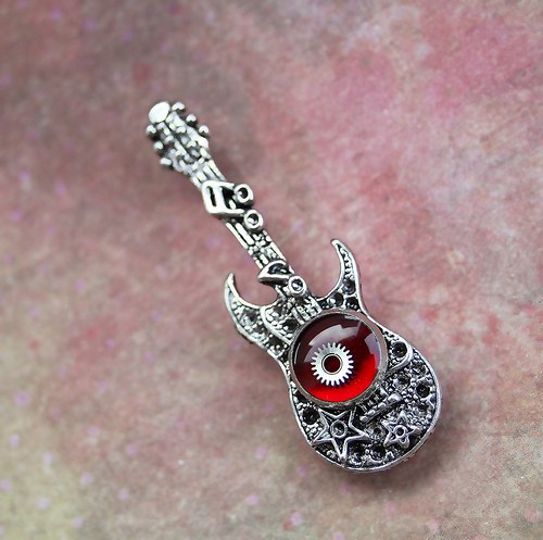 Steampunková kytara — foto 1