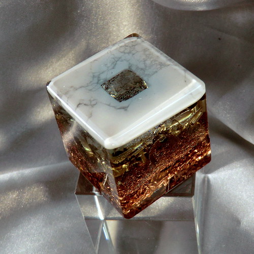 Orgonit *KOSTKA/krychle* Magnezit — foto 1