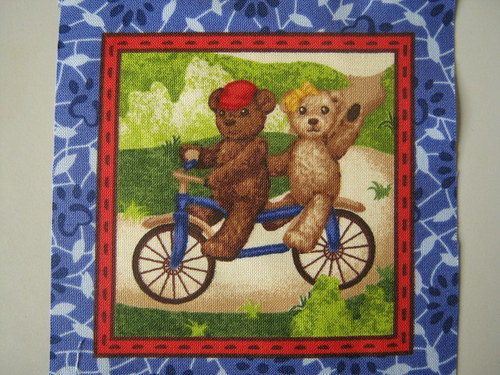Medvídci III - panel látky 9 x 9 cm — foto 1
