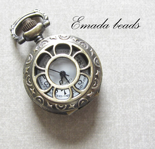 Hodiny mini vintage, průměr 2,6 cm — foto 1