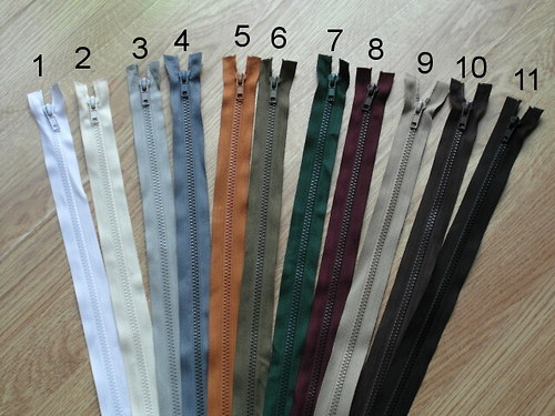 Zip kostěný 55cm — foto 1