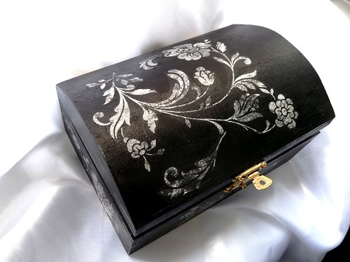 Black Jewelry Box — foto 1