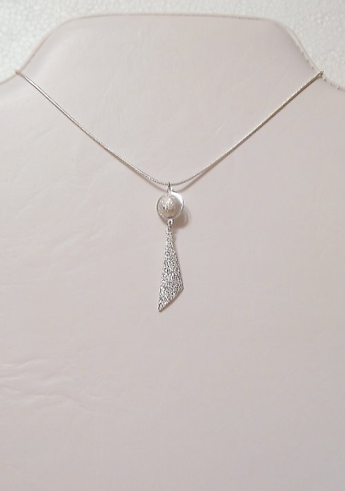 Náhrdelník kovová elegance — foto 1