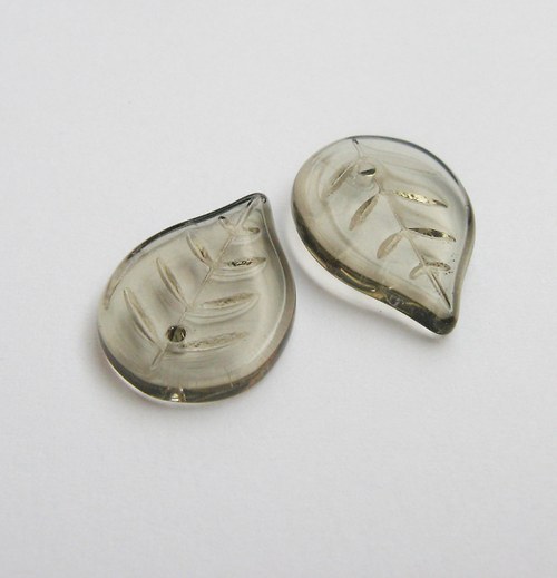 Skleněné lístečky 18 x 13 mm 10ks