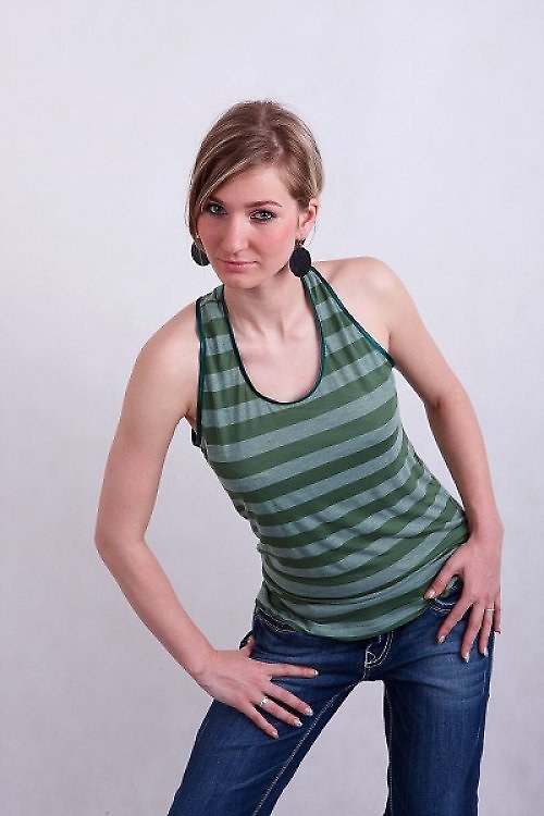 Zelene tilko s boxerskymi zady SLEVA — foto 1