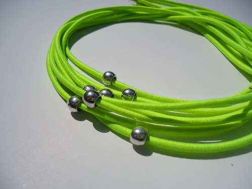 Pruženkový náhrdelník " Neon Yellow " — foto 1