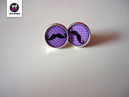 Moustache pecky — foto 1