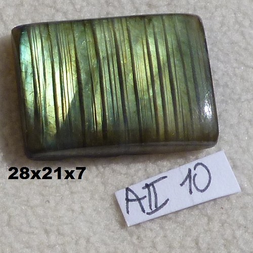 Labradorit- CABOCHON- velký — foto 1