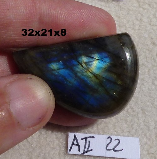 Labradorit- CABOCHON — foto 1