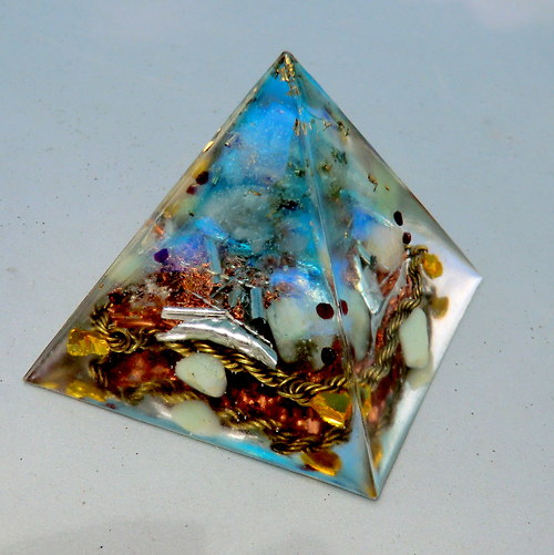 Orgonit *Pyramida (2)* Zklidňující — foto 1