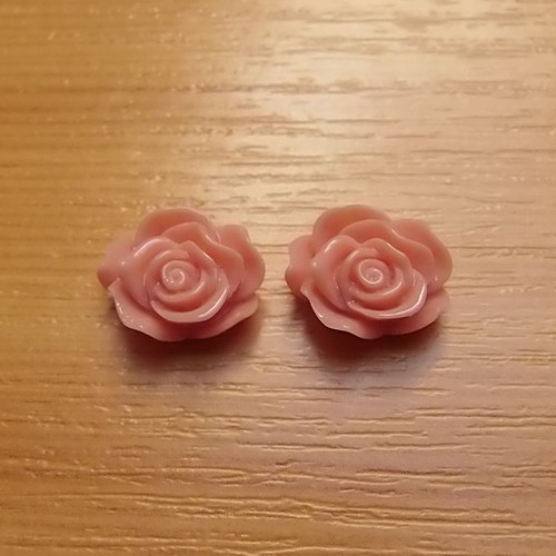 Růže - kabošon - 13 x 5 mm