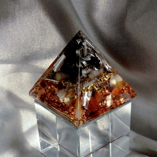 Orgonit 4 * 5x4,5cm - ŠUNGIT — foto 1