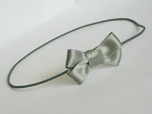 Šedá čelenka.SLEVA — foto 1