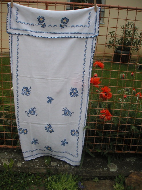 Ručník s výšivkou. — foto 1