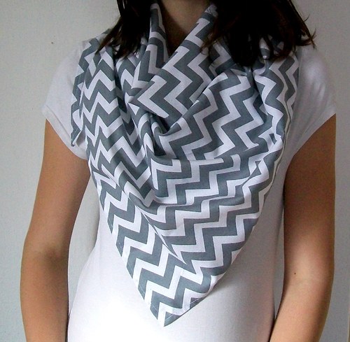 Šátek "CIK CAK ŠEDÝ — foto 1