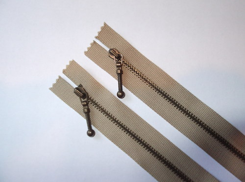 Zip s ozdobným táhlem, 14 cm — foto 1
