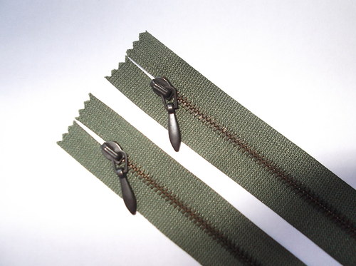Zip s ozdobným táhlem, 14 cm — foto 1