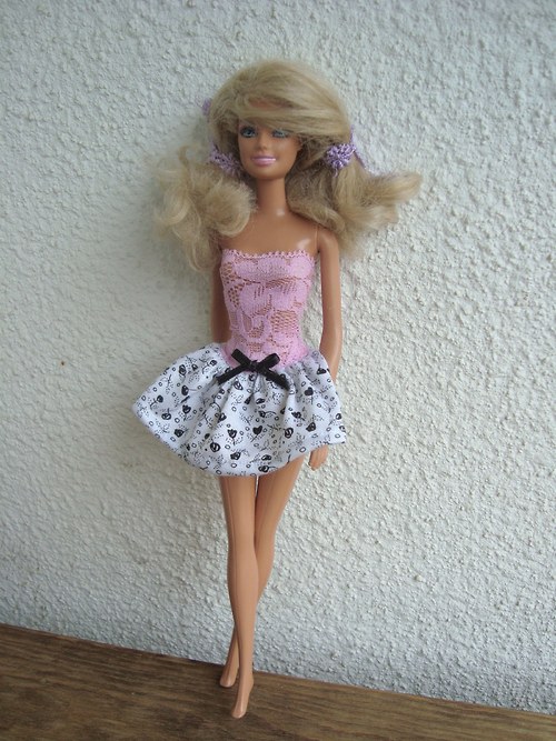 Šaty pro Barbie — foto 1