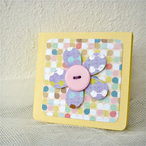 Post-it bloček: žlutý s knoflíkem — foto 1