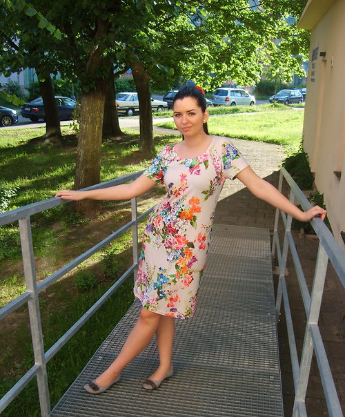 Květované šaty — foto 1