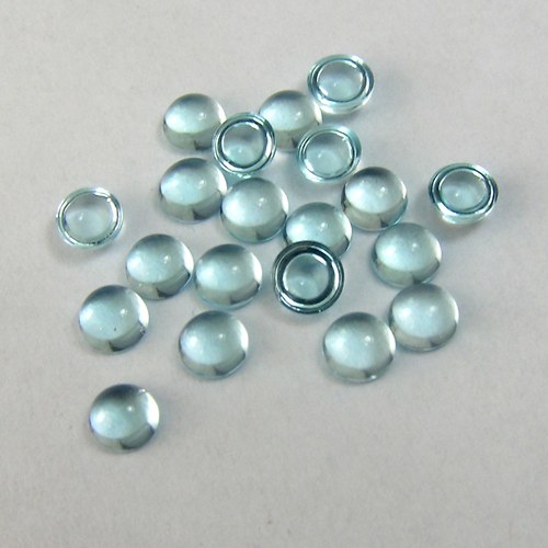 Nebesky modrý topaz - kabošon 4mm — foto 1