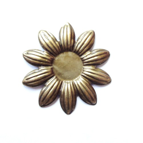 Květina 36 mm - staromosaz