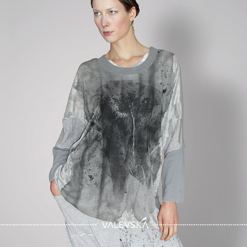 ČERNÁ HLAVA, art brute oversize triko — foto 1