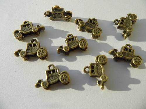 Kočár,přívěsek 15x10mm/ - 2ks — foto 1
