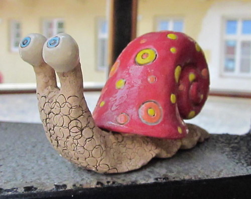 Červený šnek s puntíky — foto 1