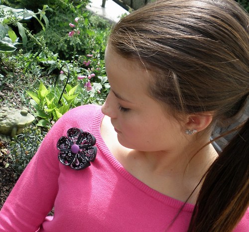 Noční kanzashi brož — foto 1
