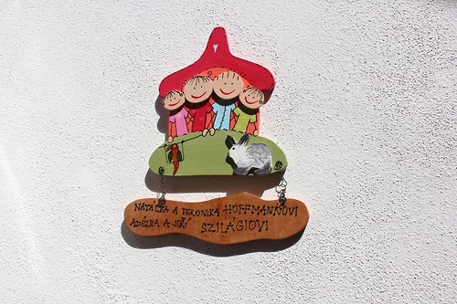 Dřevěná cedulka na dveře ŠŤASTNÁ RODINKA