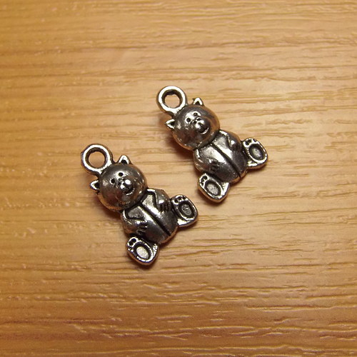 Méďa - starostříbro - 16mm x 10mm - 2 kusy