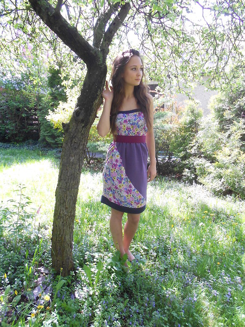 Romantické dívčí šaty — foto 1