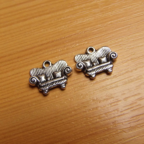 Gauč - starostříbro -16mm x 14mm — foto 1