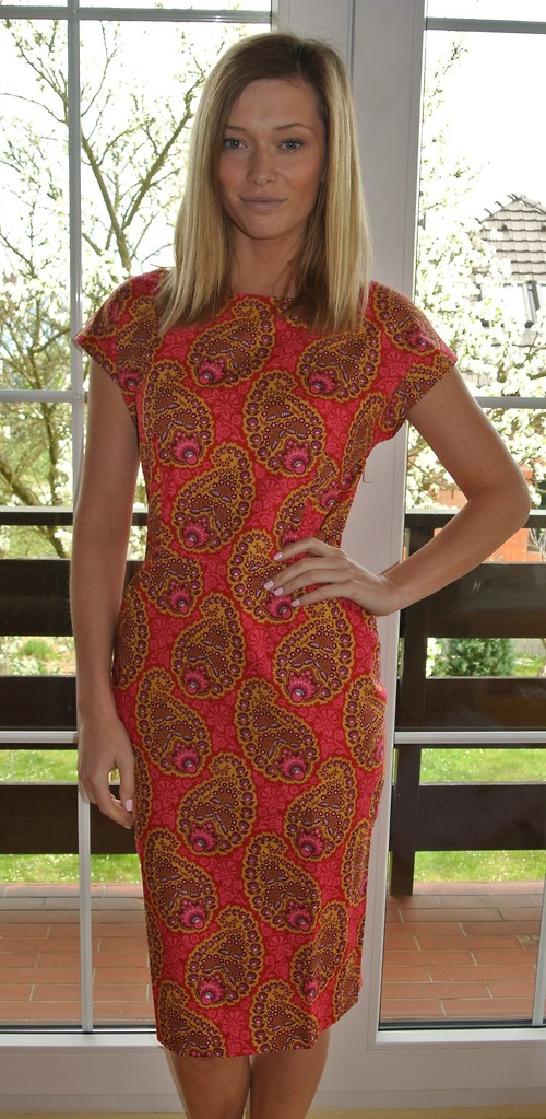 Dámské šaty Red Secret — foto 1
