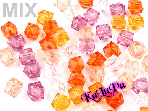 Korálky BROUŠENÉ plast 8x8mm kostka*30 kusů