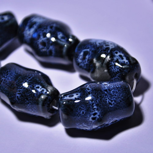 KeZ927 Keramické - modrá batika 27x17 mm