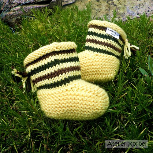 Vanilkové bačkůrky se střapečkem, merino, 9 cm