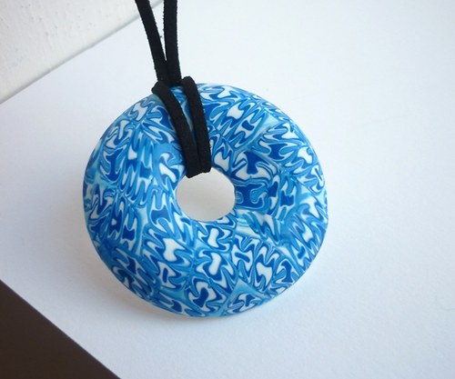 Náhrdelník - modro-bílý donut