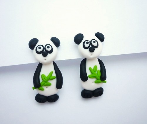 Pandy skrz ucho — foto 1