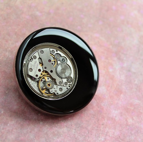 Black brooch — foto 1