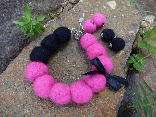 PINK- plstěný náramek + 2 naušnice — foto 1