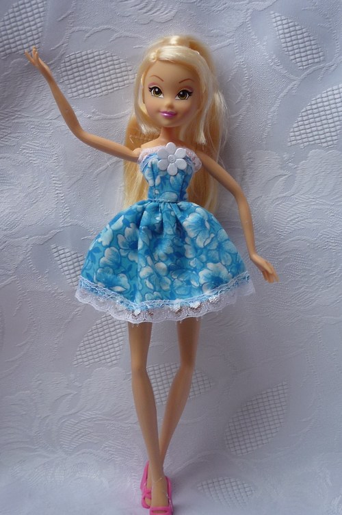Krátké šaty pro Winx — foto 1