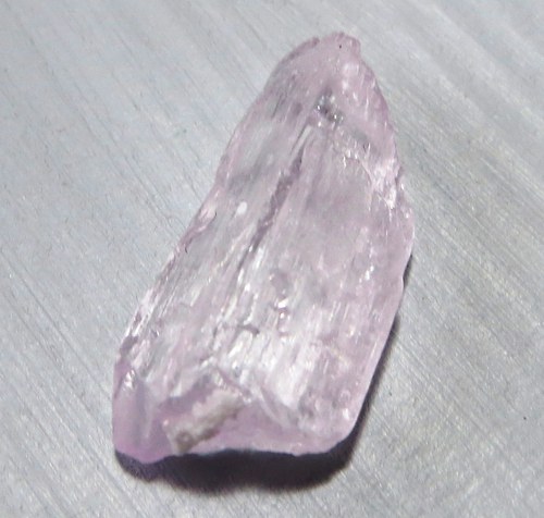 R Kunzit (Spodumen) -krystal č.13 — foto 1
