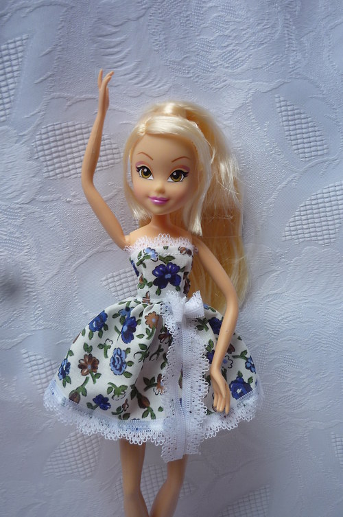 Krátké šaty pro Winx — foto 1