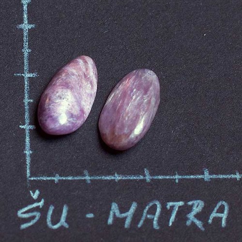 Čaroit — foto 1
