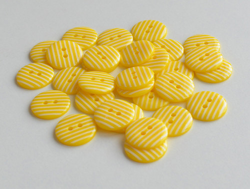 Knoflík s proužky žlutý 18 mm, dovoz Anglie